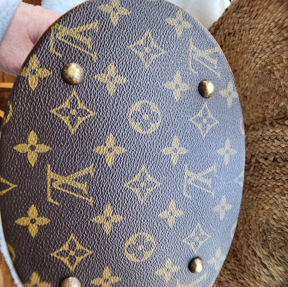 LV Monogram PM Bucket Bag - Picture 15 of 16